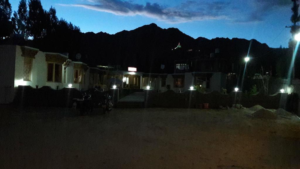Hotel Mandalchan Leh Exterior photo